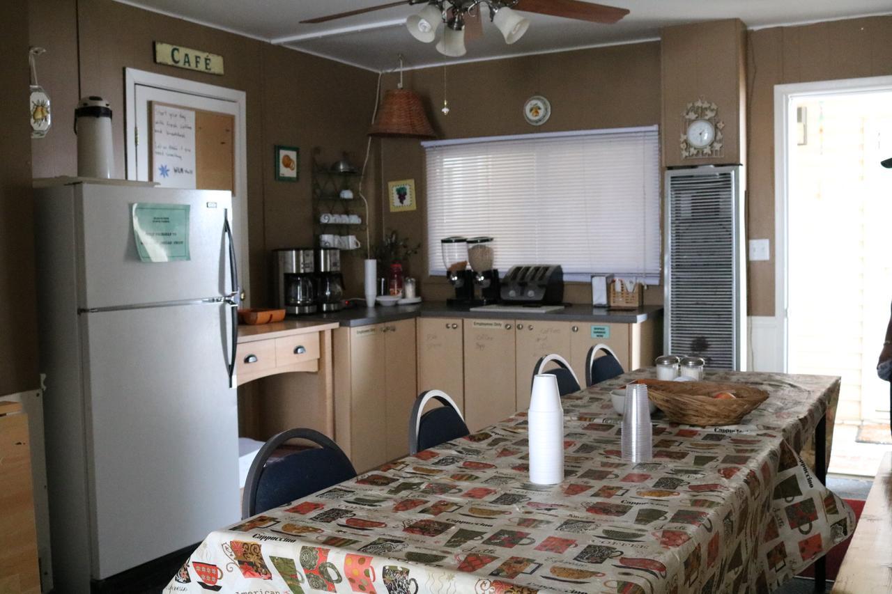 Wakaw Lodge Motel מראה חיצוני תמונה