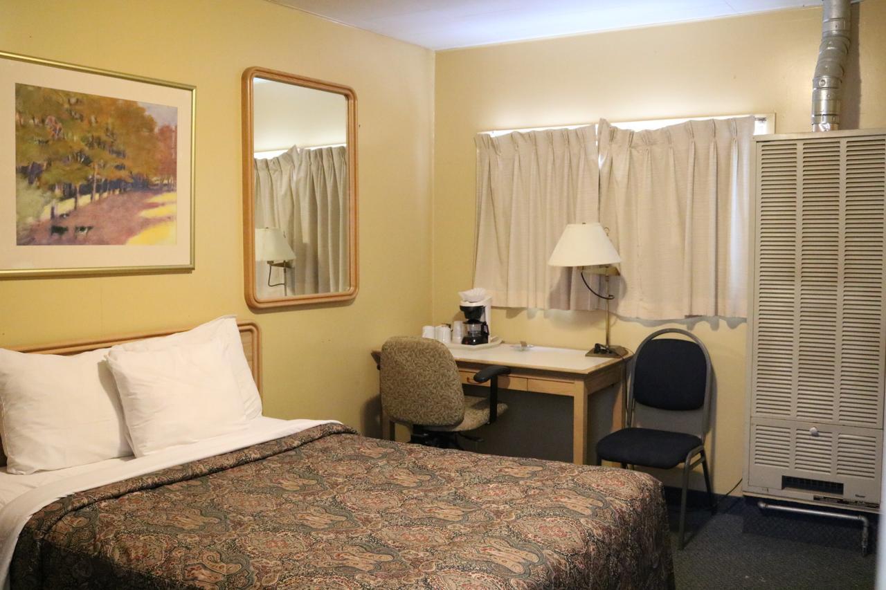 Wakaw Lodge Motel מראה חיצוני תמונה