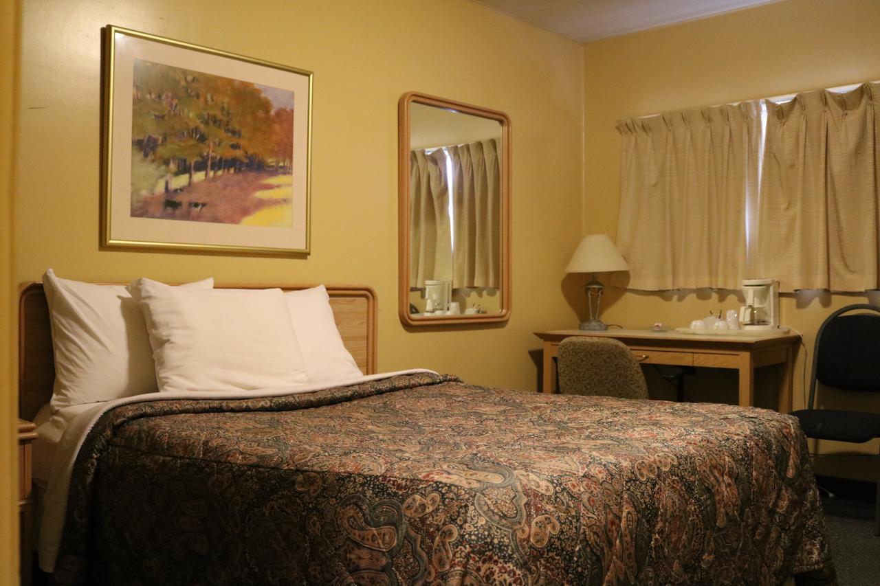 Wakaw Lodge Motel מראה חיצוני תמונה